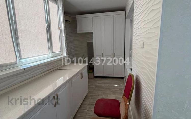 3-комнатная квартира · 71 м² · 2/5 этаж, 28А мкр 7 за 250 000 ₸ в Актау — фото 2