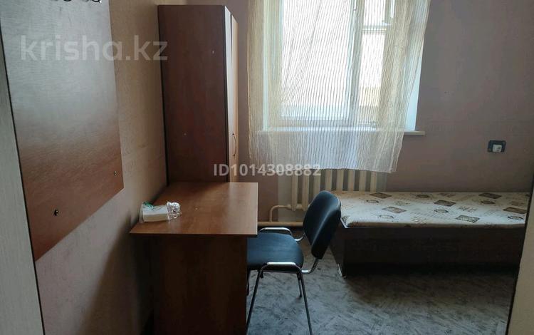 1 комната · 12 м², мкр Шубар, ОНДАСЫНОВА за 80 000 ₸ в Астане, Есильский р-н — фото 2