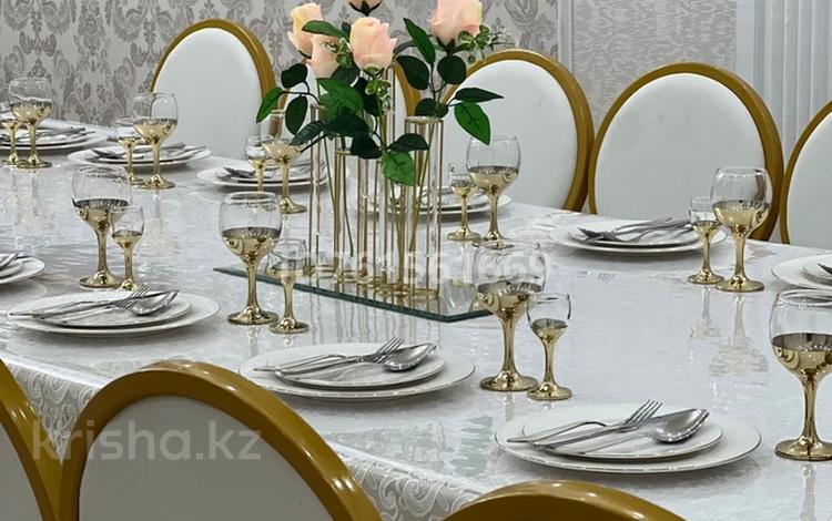 Дом · 9 комнат · 500 м², Дулатова 135 — Центральный рынок за 150 000 〒 в Костанае — фото 10