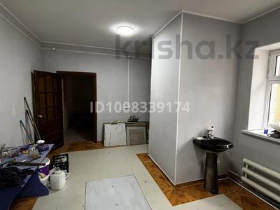 Еркін · 80 м², бағасы: 250 000 ₸ в Уральске, мкр Школьник