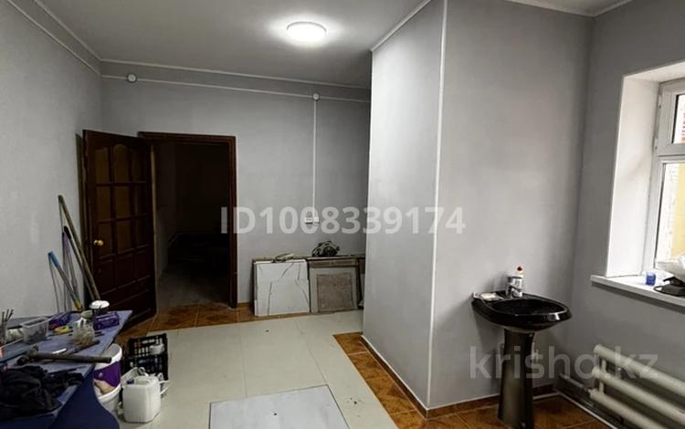 Свободное назначение · 80 м² за 250 000 ₸ в Уральске, мкр Школьник — фото 2