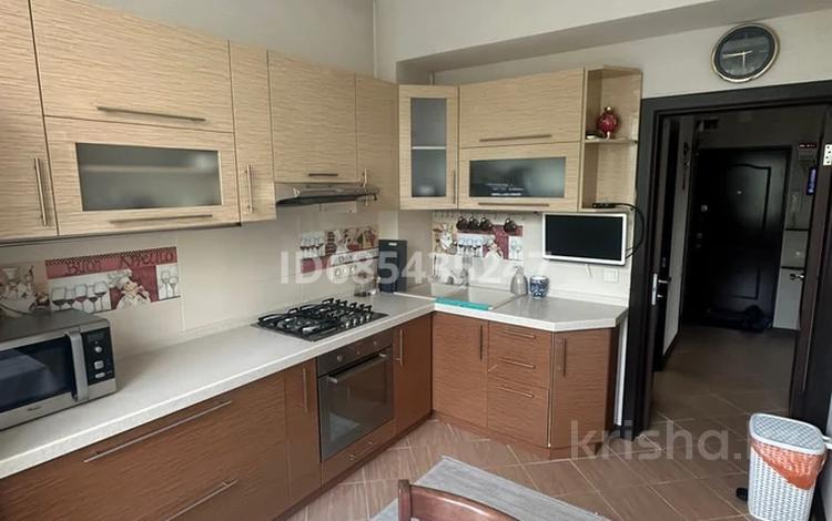 3-комнатная квартира, 90 м², 3/4 этаж помесячно, Абылай хана 121