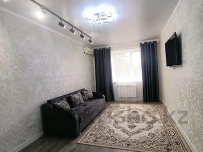 2-бөлмелі пәтер · 90 м² · 3/5 қабат, мкр Кадыра Мырза-Али, Мкр Строитель 37/2 — Абулхаир Хана, бағасы: 18 000 〒 в Уральске
