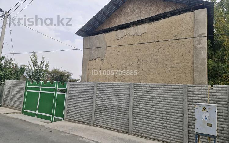 Отдельный дом · 3 комнаты · 105 м² · 8 сот., Переулок Куляш Байсеитова 12 за 15 млн 〒 в Таразе — фото 2