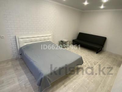 1-комнатная квартира, 35 м², 2/9 этаж посуточно, Камзина 62 за 10 000 〒 в Павлодаре
