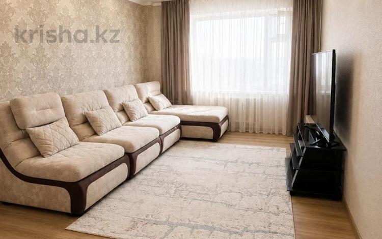 3-комнатная квартира · 86.3 м² · 11/12 этаж, мкр Юго-Восток, Республики — Ледовый дворец спорта "Караганда-Арена", Карагандинская городская мечеть №1 за 34.5 млн ₸ в Казыбек би р-н — фото 2
