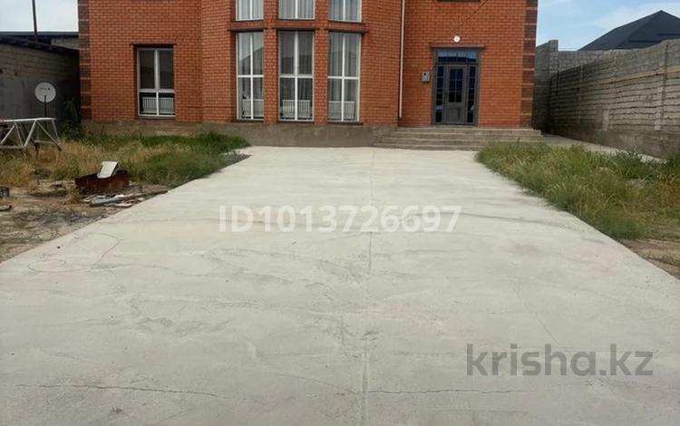 Отдельный дом · 9 комнат · 240 м² · 8 сот., мкр Ынтымак-2, Иле 96 за 57 млн ₸ в Шымкенте, Абайский р-н — фото 2
