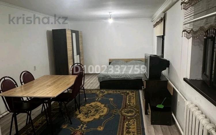 1-бөлмелі пәтер · 30 м² · 1/1 қабат, Толе би 177 — Магазин жайпак, бағасы: 8 000 〒 в Ушарале — фото 2