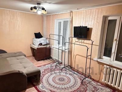 1 комната · 60 м² · 4 этаж, мкр Аксай-1 21 за 100 000 〒 в Алматы, Ауэзовский р-н