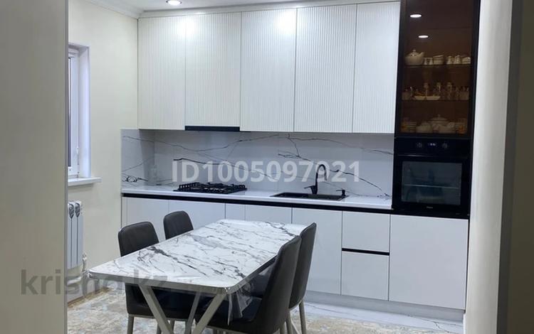 Отдельный дом · 3 комнаты · 100 м² · 8 сот., мкр Томарлы, Жарылгап сахауов 19 — Рядом мәдениет үйі за 26.5 млн ₸ в Атырау — фото 2