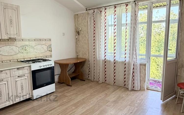 1-комнатная квартира · 50 м² · 4/4 этаж, айталиеаа — жамбыла за 15 млн ₸ в Уральске — фото 2
