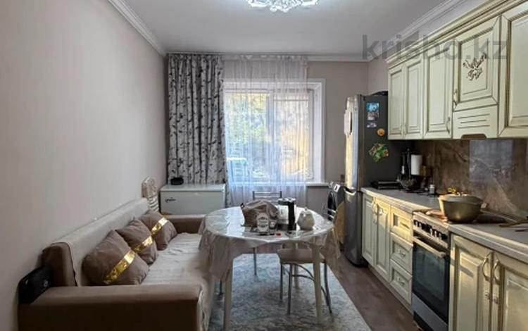 2-комнатная квартира · 85.3 м² · 1/9 этаж, Шахтёров 23 за 34 млн ₸ в Караганде, Казыбек би р-н — фото 2