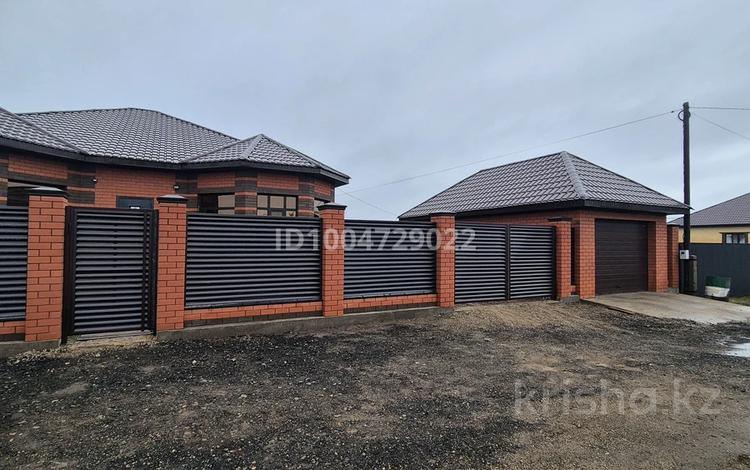 Отдельный дом · 4 комнаты · 250 м² · 10 сот., Акжол — Центральный улицы за 60 млн ₸ в Актобе, жилой массив Заречный-3 — фото 14