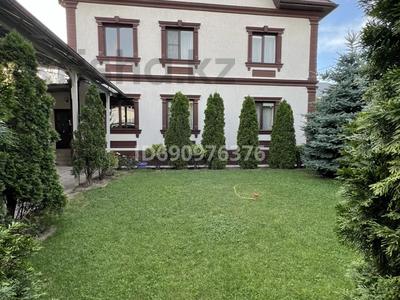 Продажа домов и дачи в Алматы: Отдельный дом · 7 комнат · 280 м² · 6 сот., мкр Алгабас, Сафи Отебаева 39 за 105 млн 〒 Отдельный дом · 7 комнат · 280 м² · 6 сот., мкр Алгабас, Сафи Отебаева 39 за 105 млн 〒 в Алматы, Алатауский р-н