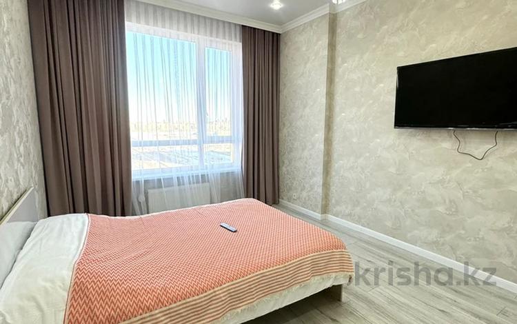 1-бөлмелі пәтер, 40 м², 11/12 қабат ай сайын, Толе Би 27, бағасы: 180 000 〒 в Астане, Есильский р-н — фото 2