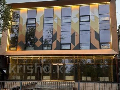 Свободное назначение, офисы, магазины и бутики, склады, общепит, салоны красоты, бани, гостиницы и зоны отдыха, фитнес и спорт, медцентры и аптеки, образование, развлечения, конференц-залы, кабинеты и рабочие места, студии · 958.3 м² за 12 млн ₸ в Алматы, Алмалинский р-н