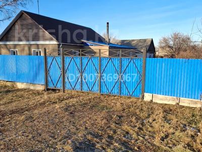 Отдельный дом · 4 комнаты · 64 м² · 10 сот., Терешкова 8 за 8 млн 〒 в Луганске