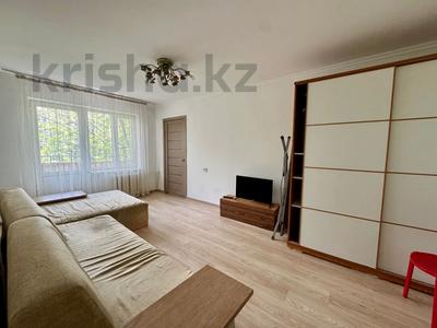 2-бөлмелі пәтер · 45 м² · 5/5 қабат, Казыбек би 126 — Муратбаева, бағасы: 300 000 ₸ в Алматы, Алмалинский р-н
