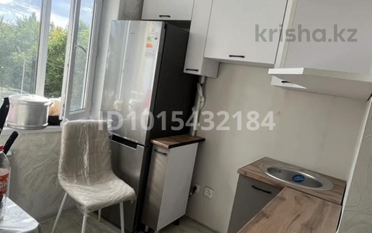 2-бөлмелі пәтер · 48 м² · 3 қабат, 14-шағынаудан 37, бағасы: 150 000 ₸ в Караганде, Алихана Бокейханова р-н — фото 2