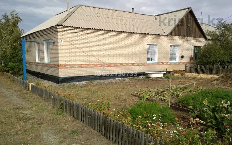 Жеке үй • 3 бөлмелер • 100 м² • 10 сот., Пос пригородный 6, бағасы: 1.5 млн 〒 в Житикаре — фото 7