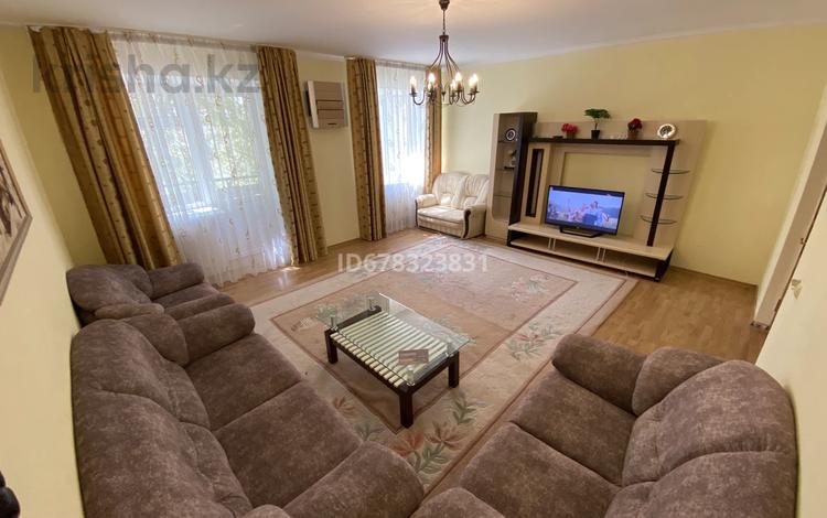 2-бөлмелі пәтер · 80 м² · 4/6 қабат, Курмангазы 1, бағасы: 13 000 〒 в Атырау, мкр Авангард-2 — фото 2