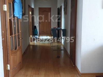 Продажа домов и дачи в Карагандинской обл.: Отдельный дом · 6 комнат · 280 м² · 6 сот., мкр Михайловка — Аманжолова за 140 млн 〒 Отдельный дом · 6 комнат · 280 м² · 6 сот., мкр Михайловка — Аманжолова за 140 млн 〒 в Караганде, Казыбек би р-н
