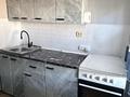 2-комнатная квартира · 44 м² · 2/5 этаж, Пришахтинск, 21й микрорайон 6 за 110 000 ₸ в Караганде, Алихана Бокейханова р-н — фото 6