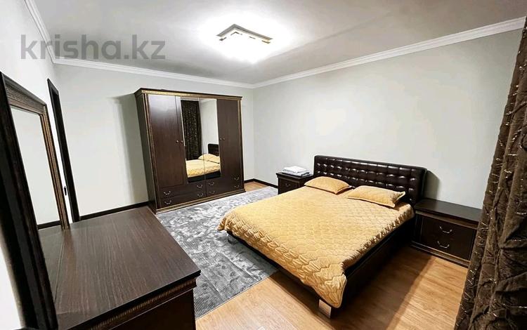 3-комнатная квартира · 100 м² · 2/5 этаж, мкр Кадыра Мырза-Али 8 — Дворец Школьников Теннисный корт за 22 000 〒 в Уральске — фото 2