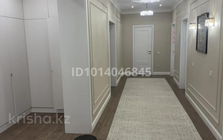 4-комнатная квартира · 170 м² · 2/5 этаж, мкр Юго-Восток, мкрн Степной-2 14/15 за 107 млн ₸ в Караганде, Казыбек би р-н — фото 2