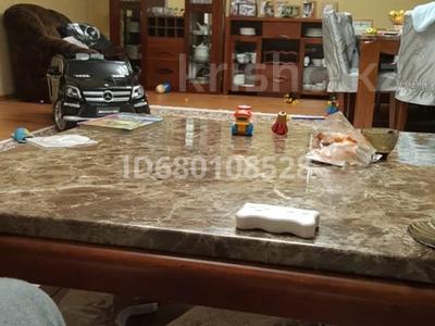 Отдельный дом · 6 комнат · 400 м² · 10 сот., мкр Кунгей 78 за 90 млн 〒 в Караганде, Казыбек би р-н