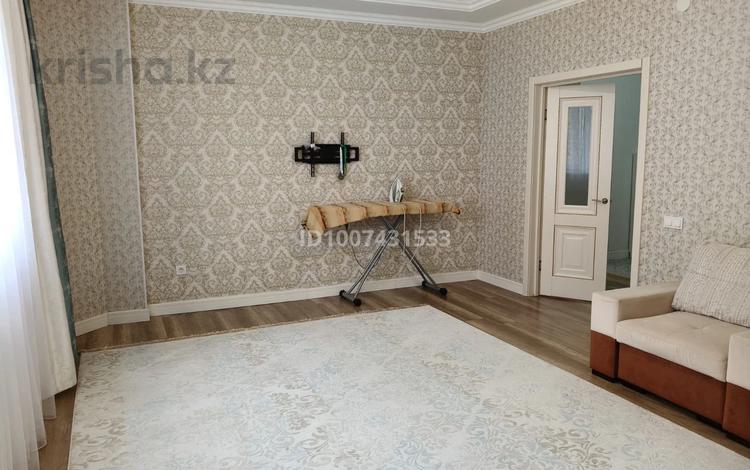 2-бөлмелі пәтер · 80.2 м² · 8/9 қабат, Валиханова 13-Б, бағасы: 40.4 млн ₸ в Атырау — фото 12
