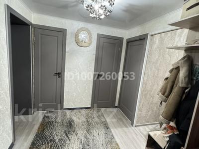 3-комнатная квартира · 60 м² · 2/5 этаж, Абая 81 — Садик Болашак за 12.5 млн 〒 в Риддере