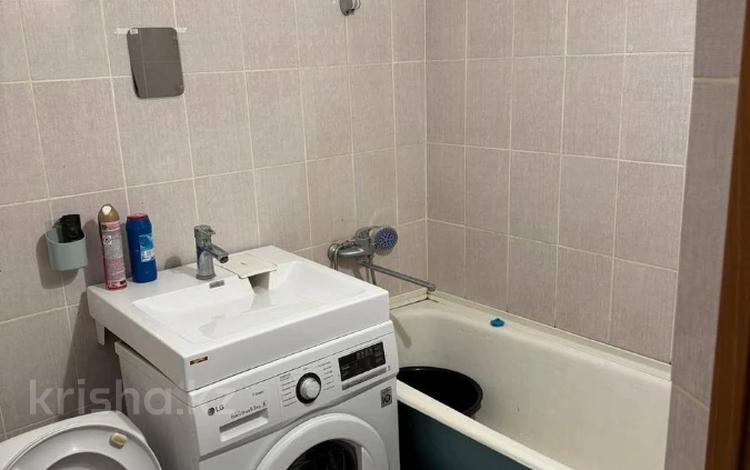 1-бөлмелі пәтер · 36.9 м² · 4/10 қабат, 11 ш/а., бағасы: 13.5 млн ₸ в Актобе, мкр 11 — фото 2