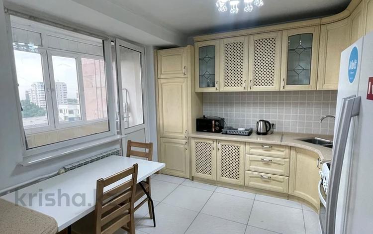 3-комнатная квартира · 80 м² · 4/12 этаж, мкр Самал-2 71 за 600 000 ₸ в Алматы, Медеуский р-н — фото 2