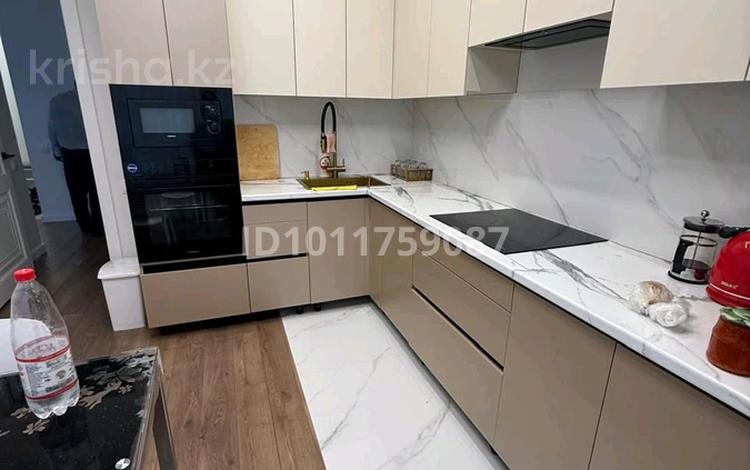 2-бөлмелі пәтер · 65 м² · 2/12 қабат, мкр Нуркент 100 — В квадрате пр. Рыскулова- ул. Момышулы, бағасы: 400 000 ₸ в Алматы, Алатауский р-н — фото 2