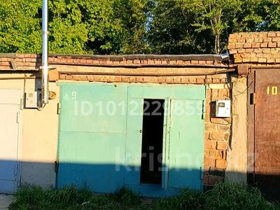 Гараж · 30 м² · Пксг пихта — Самарское шоссе - Дружбы народов, бағасы: 3 млн ₸ в Усть-Каменогорске