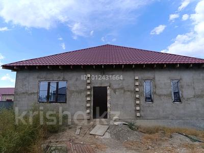 Часть дома · 4 комнаты · 200 м² · 10 сот., Береке (Память Ильича) 2 — Возле дороги рядом магазин Амина за 30 млн ₸ в Атырау
