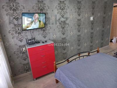 1-комнатная квартира · 33 м² · 5/5 этаж, мкр Юго-Восток, проспект Строителей — Муканова за 1 500 ₸ в Караганде, Казыбек би р-н