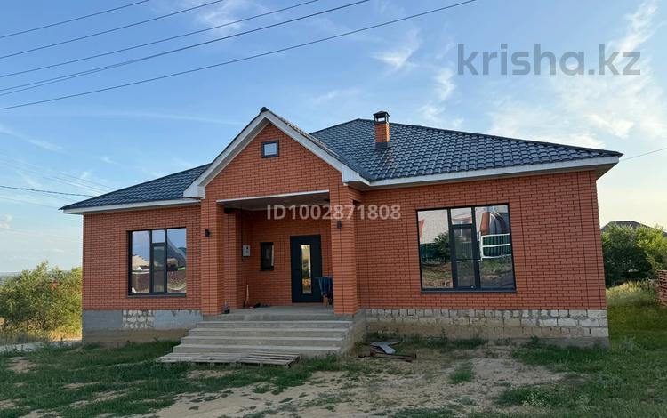 Отдельный дом · 6 комнат · 272 м² · 10 сот., Бейбарыс султан за 65 млн 〒 в Актобе, жилой массив Акжар-2 — фото 2