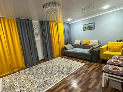2-бөлмелі пәтер · 63.7 м² · 1/5 қабат, Доспанова 30, бағасы: 18.5 млн ₸ в Аксу