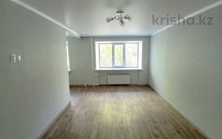 2-бөлмелі пәтер · 45 м² · 2/5 қабат, Жаңа қала ш/а., Ерубаева 58, бағасы: 22 млн ₸ в Караганде, Казыбек би р-н — фото 2