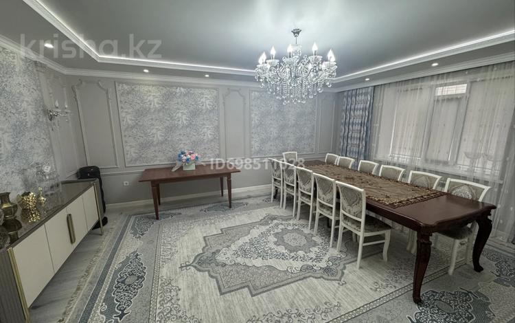 4-бөлмелі пәтер · 130 м² · 4/5 қабат, мкр. Алтын орда 21м — Бассейна достыка и парка здоровья, бағасы: 63 млн ₸ в Актобе — фото 2