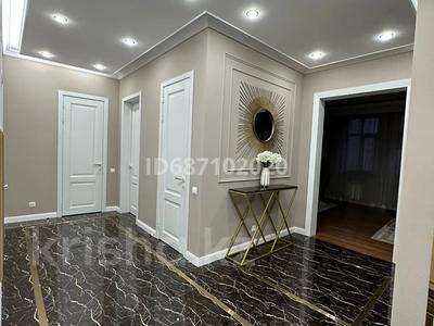 5-комнатная квартира · 250 м², ​Мангилик Ел 40 От хозяев! за 1.4 млн ₸ в Астане, Есильский р-н