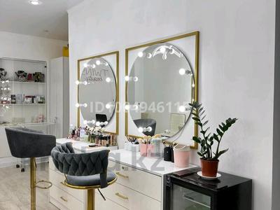 Свободное назначение, офисы, магазины и бутики, салоны красоты, медцентры и аптеки, кабинеты и рабочие места · 47 м² за 320 000 〒 в Уральске, мкр Женис