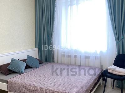 Аренда квартир посуточно в Астане: 1-комнатная квартира, 50 м², 4/12 этаж посуточно, Абикен Бектуров 3/2 — Туран Сыгынак за 15 000 〒 1-комнатная квартира, 50 м², 4/12 этаж посуточно, Абикен Бектуров 3/2 — Туран Сыгынак за 15 000 〒 в Астане, Нура р-н
