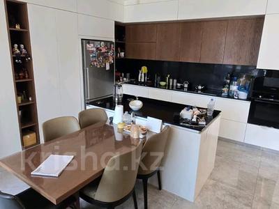 4-комнатная квартира · 143 м² · 8/8 этаж, Туркестан 18 за 1.2 млн ₸ в Астане, Есильский р-н