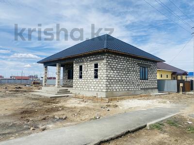 Отдельный дом · 2 комнаты · 100 м² · 8 сот., мкр Кайнар, Акбая Бурабаева 33 — Между 31 и 35 дом за 11.5 млн ₸ в Атырау