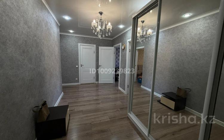 2-комнатная квартира · 74 м² · 8/9 этаж, мкр. Алмагуль 1 за 27 млн ₸ в Атырау — фото 20