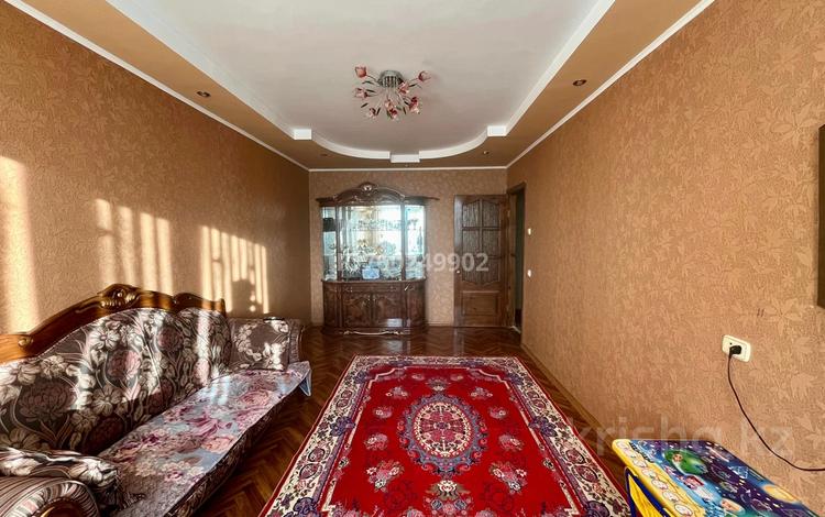3-комнатная квартира · 64 м² · 5/9 этаж, мкр Кунаева 51 за 24.3 млн 〒 в Уральске — фото 2