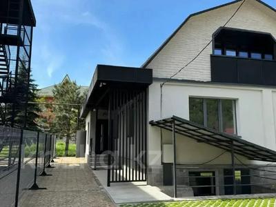 Отдельный дом · 7 комнат · 260 м², мкр Коктобе, Радлова 80 за 1.8 млн ₸ в Алматы, Медеуский р-н
